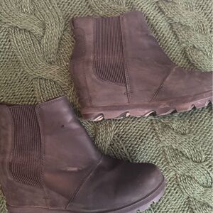 Women’s Black Sorel Chelsea snow boot